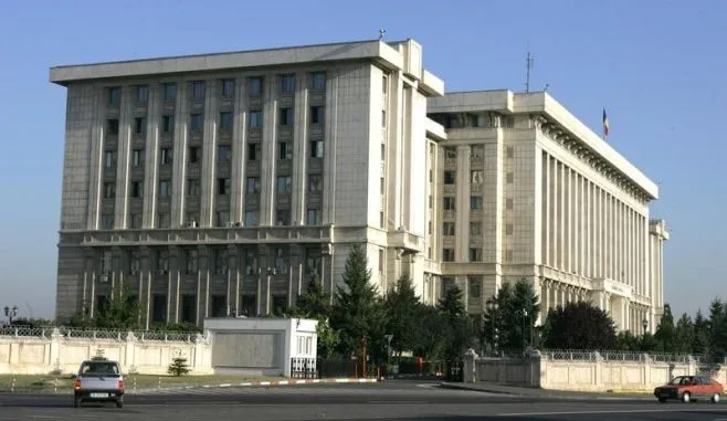MApN anunță că informațiile privind incendiul de la un depozit de carburanți din Bragadiru sunt false