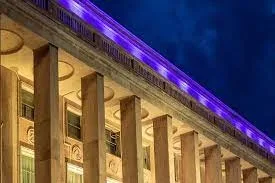 Săptămâna Europeană a Fertilității. Palatul Victoria este iluminat în culorile roz și bleu