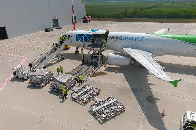 Aeroportul Oradea, singurul din România, în sistem integrat:terminal -pistă-platformă