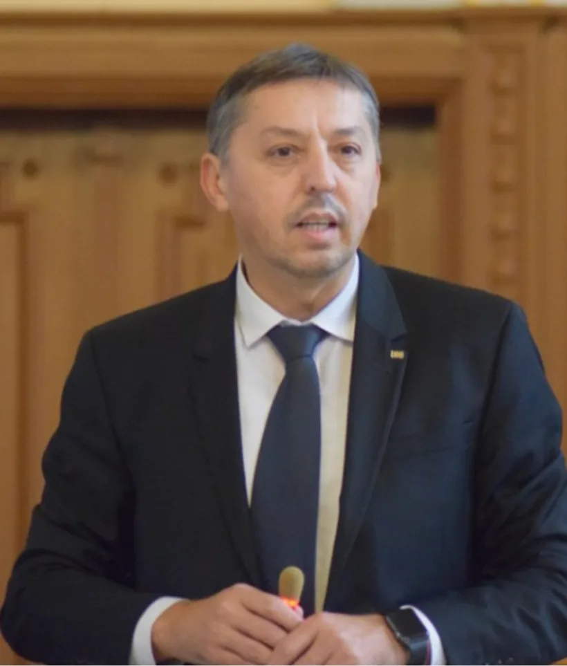 Ministrul Educației, despre reformele pregătite de Guvern: fără aceste măsuri, începerea anului școlar cu salarii și burse devine imposibilă