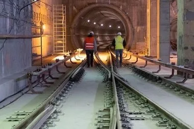 Metrou. Două utilaje avansează pe linia 1 Mai –Tokyo