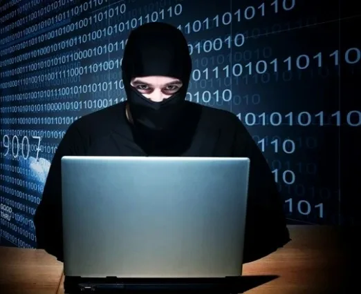 Utilizatori alertați de pop-up-uri false care cer plata unor amenzi către Poliția Română