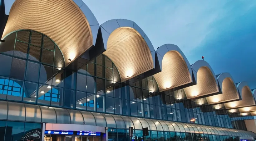 Aeroportul Henri Coandă își reduce emisiile de carbon printr-un proiect major de energie verde