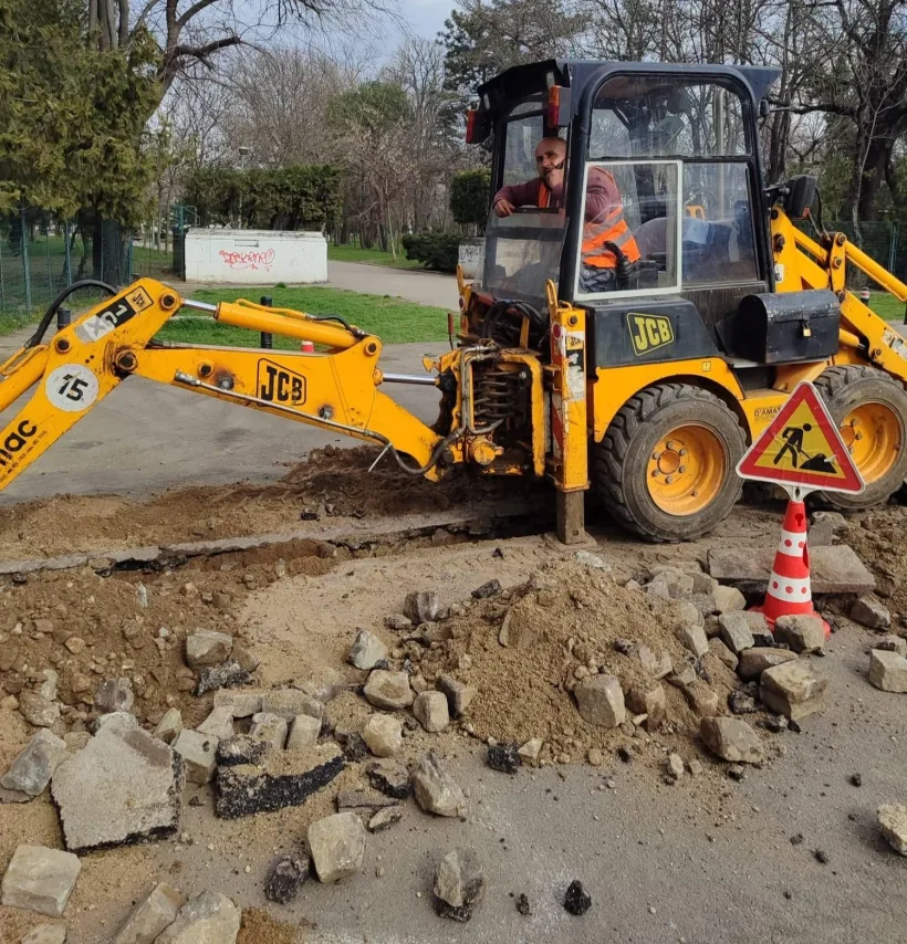 Firma care a lucrat în Parcul Carol, amendată pentru că a afectat spațiul verde