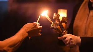 Lumina Sfântă, transportată cu aprobări speciale de la Ambasada României în Israel