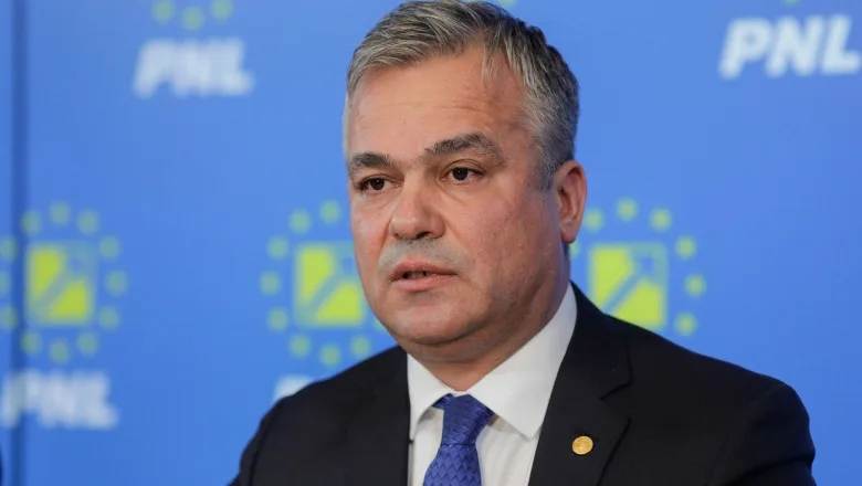 Parlamentul începe procedura de învestire a Guvernului propus de Adrian Veștea