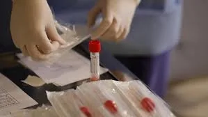 Record absolut de infecții COVID-19. România depăşeşte pragul de 3.000 cazuri pe zi