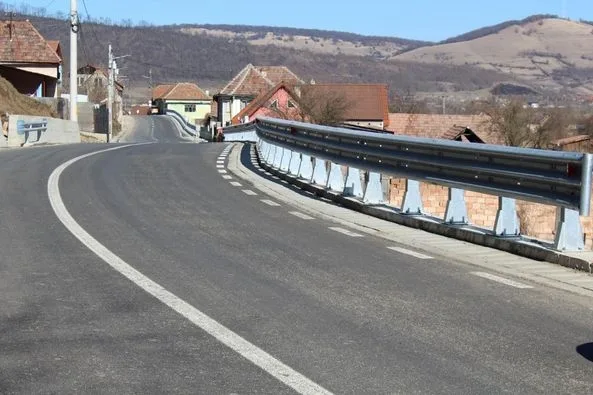 Încă un drum județean reabilitat, cu fonduri europene, în Sibiu