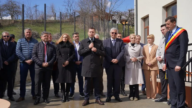 Școala Malu cu Flori din Dâmbovița  inaugurată după modernizare și reabilitare