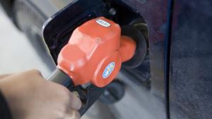 Prețurile la pompă din Rom&acirc;nia, mai mari dec&acirc;t &icirc;n mai multe state din Uniunea Europeană