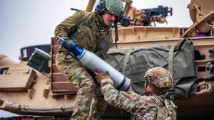 Ministrul Economiei: România va produce muniție pentru tancurile Abrams și muniție de artilerie la standarde NATO