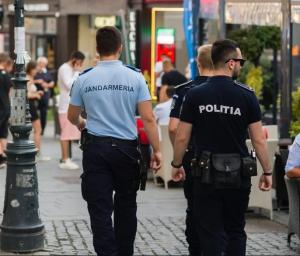 Sancțiune pentru lozinci strigate în fața sediului USR