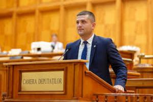 Directorul unui institut și-a redus salariul din proprie inițiativă