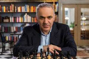 Garry Kasparov revine la București