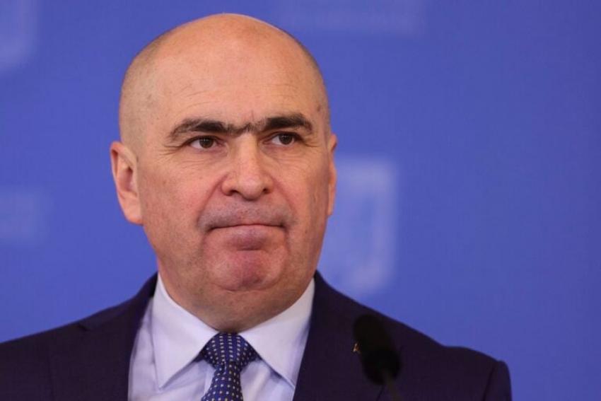 Bolojan a decis: angajații ministerelor și instituțiilor publice vor face mai puține deplasări externe