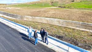 Lucrări hidrotehnice majore pe DJ 251G: drum refăcut integral &icirc;n Valea Mărului