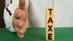 Ordonanță de urgență: sancțiuni pentru consiliile locale care nu aprobă impozitele și taxele