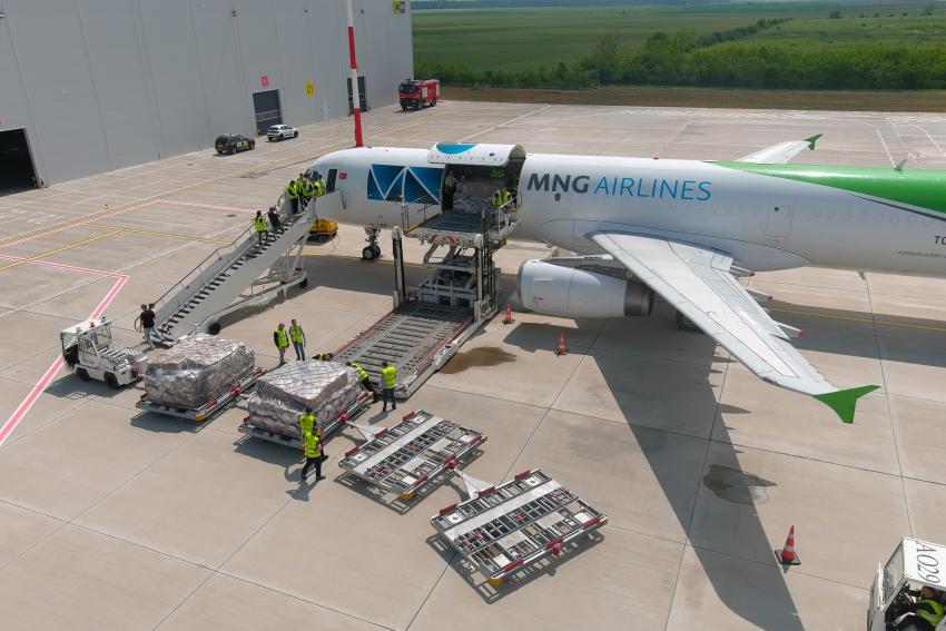 Aeroportul Oradea, singurul din România, în sistem integrat:terminal -pistă-platformă