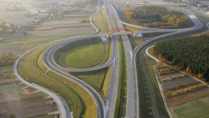 Șase constructori din trei țări se bat pentru contractul privind tronsonul Târgu Neamț-Târgu Frumos al Autostrăzii Unirii