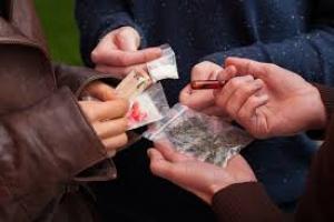 Guvern: Protejarea copiilor de fenomenul consumului de droguri a devenit o prioritate națională