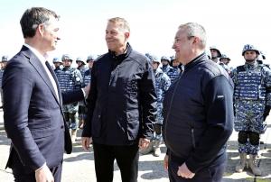 Ciucă, la Baza Mihail Kogălniceanu: Este timpul să trecem de la prezența &icirc;naintată NATO la apărare &icirc;naintată NATO pe flancul estic