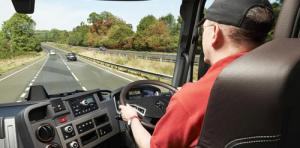 Șoferii de mărfuri cu B și BE vor avea nevoie de certificat profesional