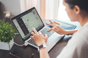 Ai nevoie de documente fiscale sau vrei să depui o solicitare către DITL Sector 3? Acum poți face totul online, fără drumuri inutile!