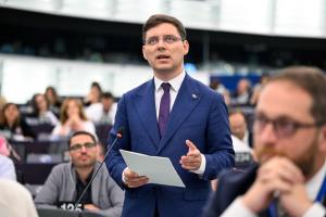 Victor Negrescu anunță candidatură pentru conducerea PSD, promiț&acirc;nd reconstrucția partidului