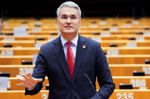 Ministrul Investițiilor și Proiectelor Europene anunță c&acirc;nd se va &icirc;ncheia ancheta privitoare la achiziția de microbuze electrice