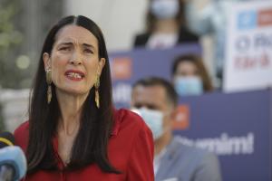 Clotilde Armand anunță amenzi usturătoare pentru șoferii care opresc pe trecerile de pietoni, stațiile de transport &icirc;n comun sau trotuar