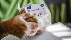 Peste 2,6 milioane de rom&acirc;ni vor primi &icirc;n octombrie ajutorul pentru alimente