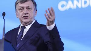 Crin Antonescu: România e în continuare ţinta unui atac hibrid