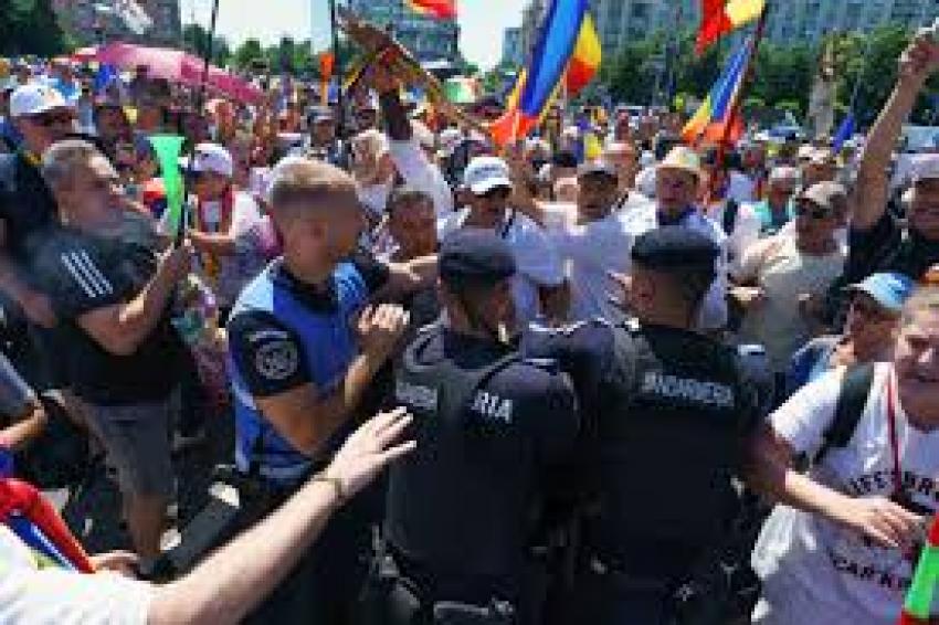 Dosare penale deschise după protestele violente de la Guvern