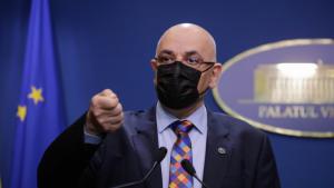 Raed Arafat: Tratamentul COVID-19, mai toxic dec&acirc;t orice vaccin. Sunt substanţe chimice pe care le introducem pentru a combate un virus